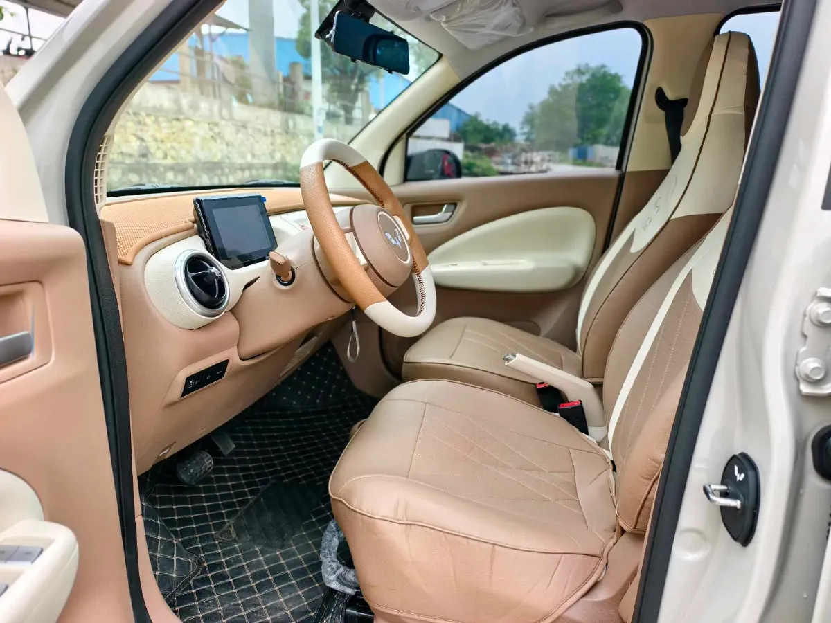 2025 WuLing HongGuang MINI EV BEV 16.2KWH,autocango,china used car exporter,china ev exporter,chinese used car exporter,chinese used ev exporter