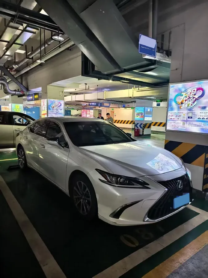 2021 Lexus ES 2.5L 207HP L4 8AT,autocango,china used car exporter,china ev exporter,chinese used car exporter,chinese used ev exporter