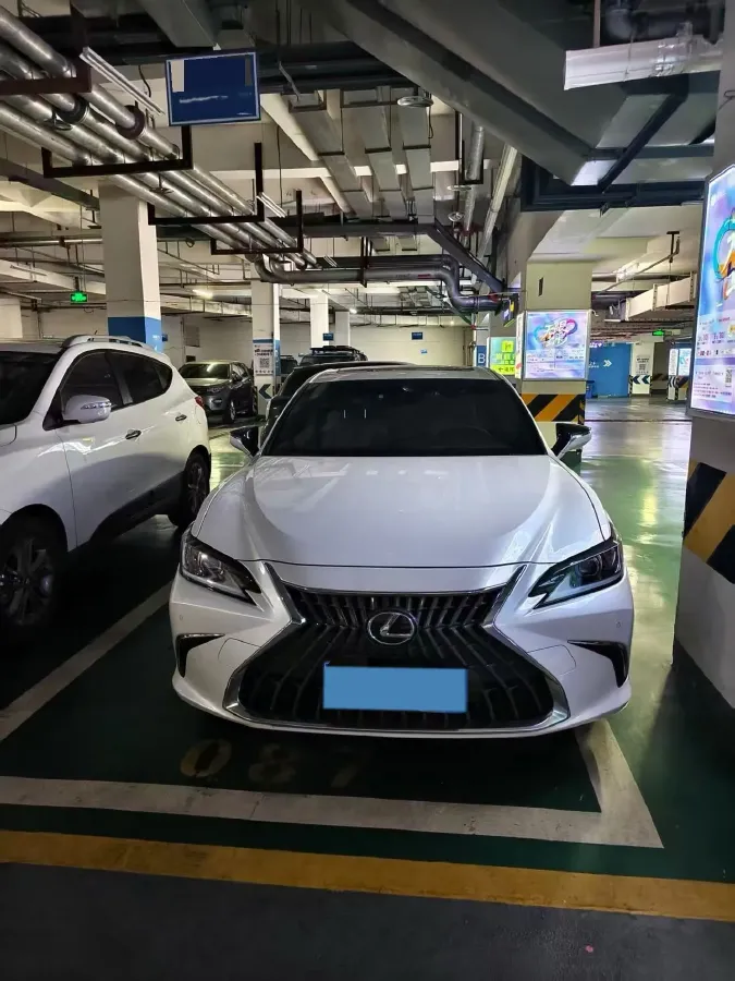 2021 Lexus ES 2.5L 207HP L4 8AT,autocango,china used car exporter,china ev exporter,chinese used car exporter,chinese used ev exporter