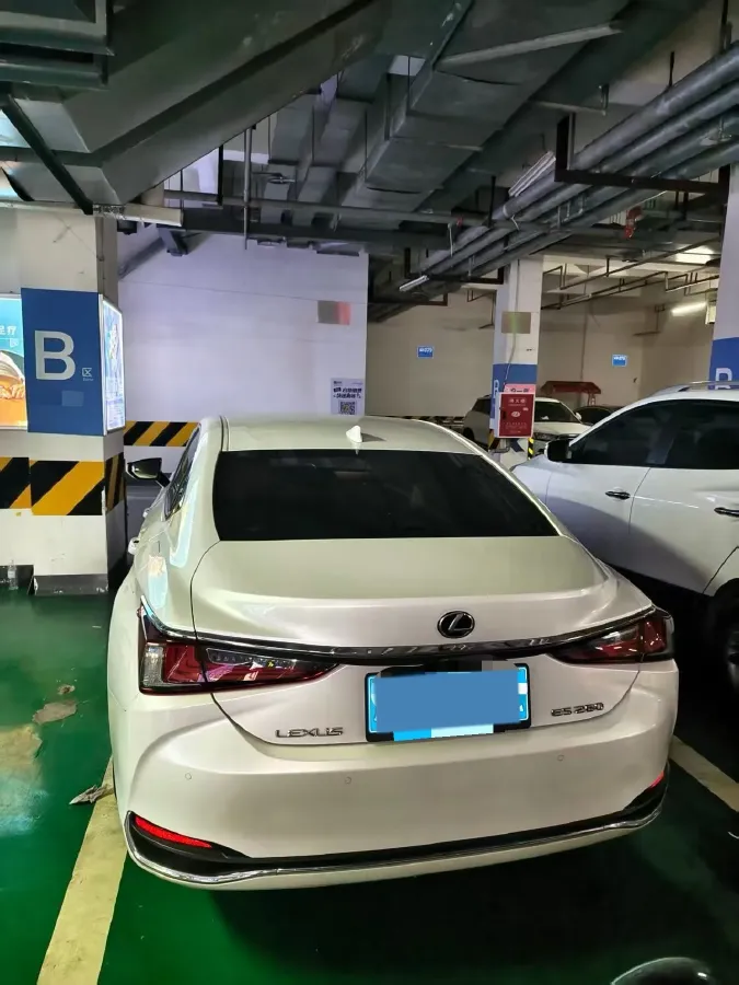 2021 Lexus ES 2.5L 207HP L4 8AT,autocango,china used car exporter,china ev exporter,chinese used car exporter,chinese used ev exporter