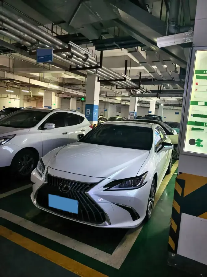 2021 Lexus ES 2.5L 207HP L4 8AT,autocango,china used car exporter,china ev exporter,chinese used car exporter,chinese used ev exporter