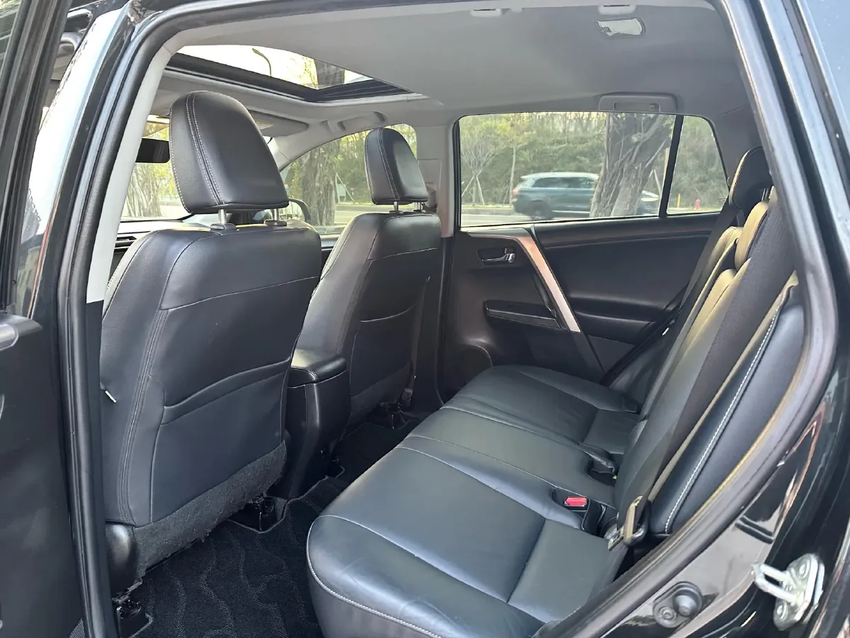 2018 Toyota RAV4 2.0L 151HP L4 CVT,autocango,china used car exporter,china ev exporter,chinese used car exporter,chinese used ev exporter