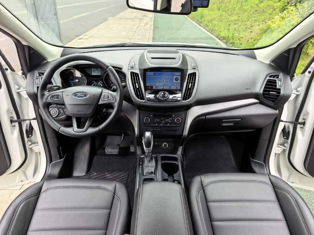 2018 Ford Kuga 1.5T 181HP L4 6AT,autocango,china used car exporter,china ev exporter,chinese used car exporter,chinese used ev exporter