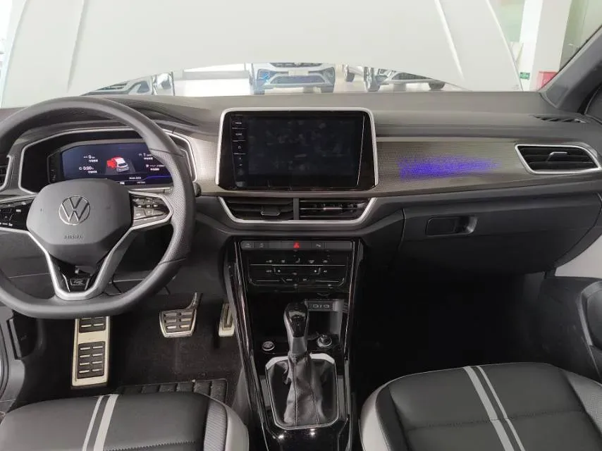 2024 Volkswagen T-Roc 1.5T 160HP L4 7DCT,autocango,china used car exporter,china ev exporter,chinese used car exporter,chinese used ev exporter
