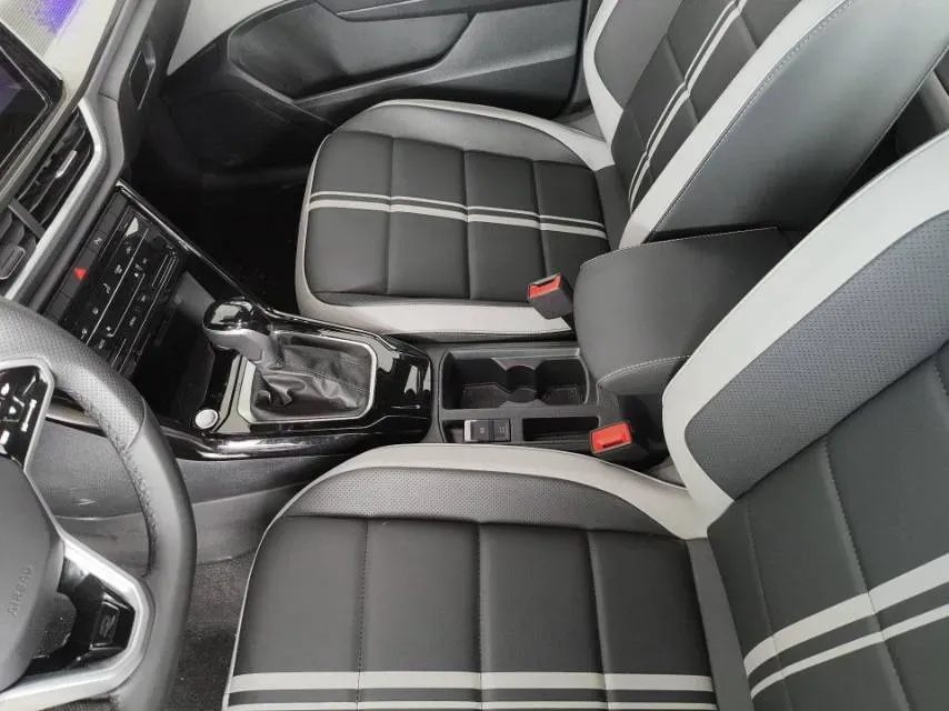 2024 Volkswagen T-Roc 1.5T 160HP L4 7DCT,autocango,china used car exporter,china ev exporter,chinese used car exporter,chinese used ev exporter