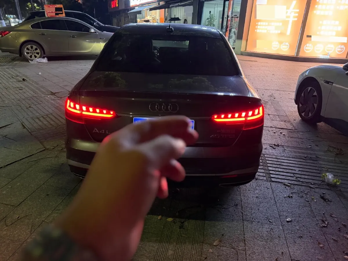 2023 Audi A4L 2.0T 190HP L4 7DCT,autocango,china used car exporter,china ev exporter,chinese used car exporter,chinese used ev exporter