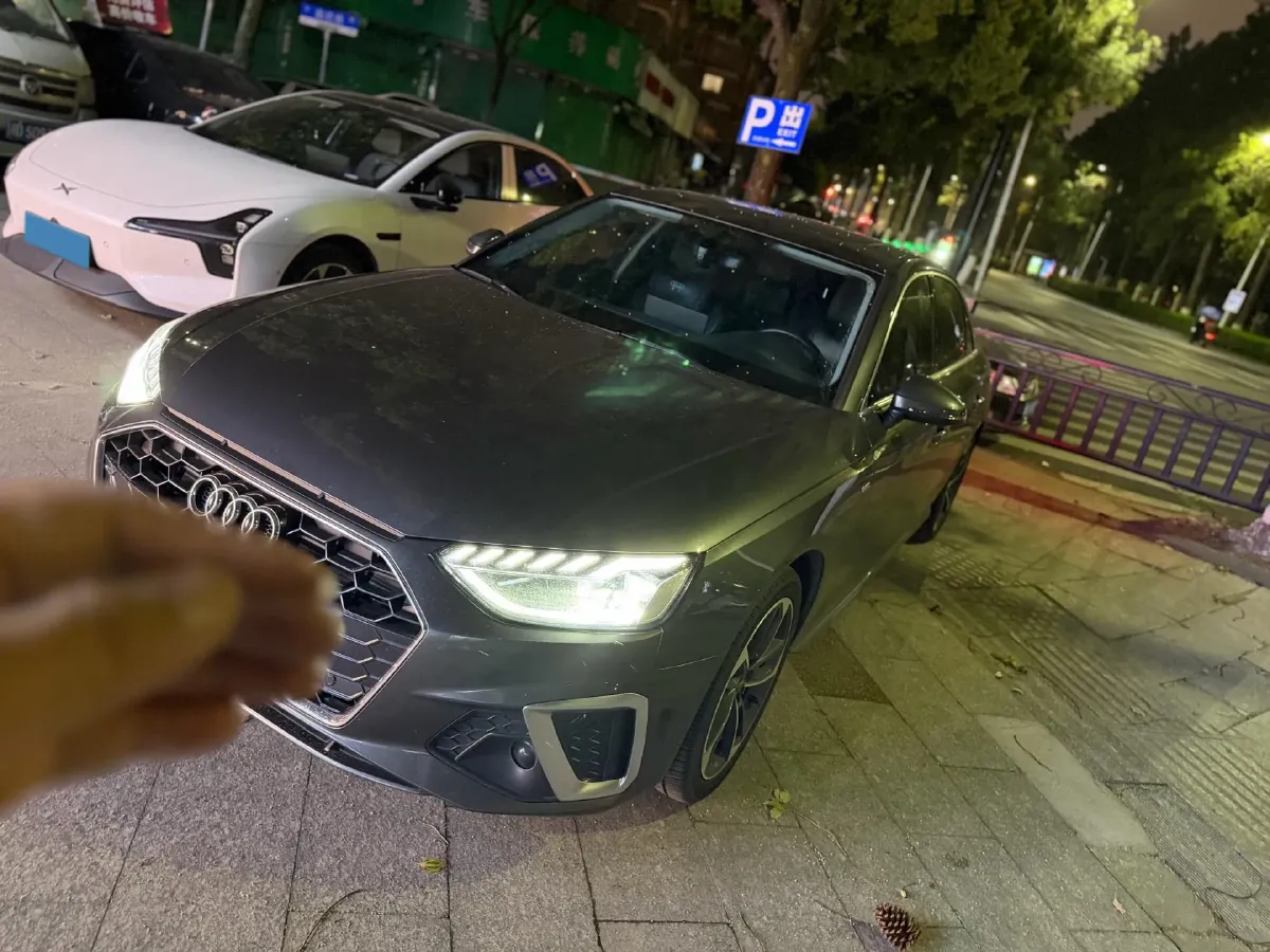 2023 Audi A4L 2.0T 190HP L4 7DCT,autocango,china used car exporter,china ev exporter,chinese used car exporter,chinese used ev exporter