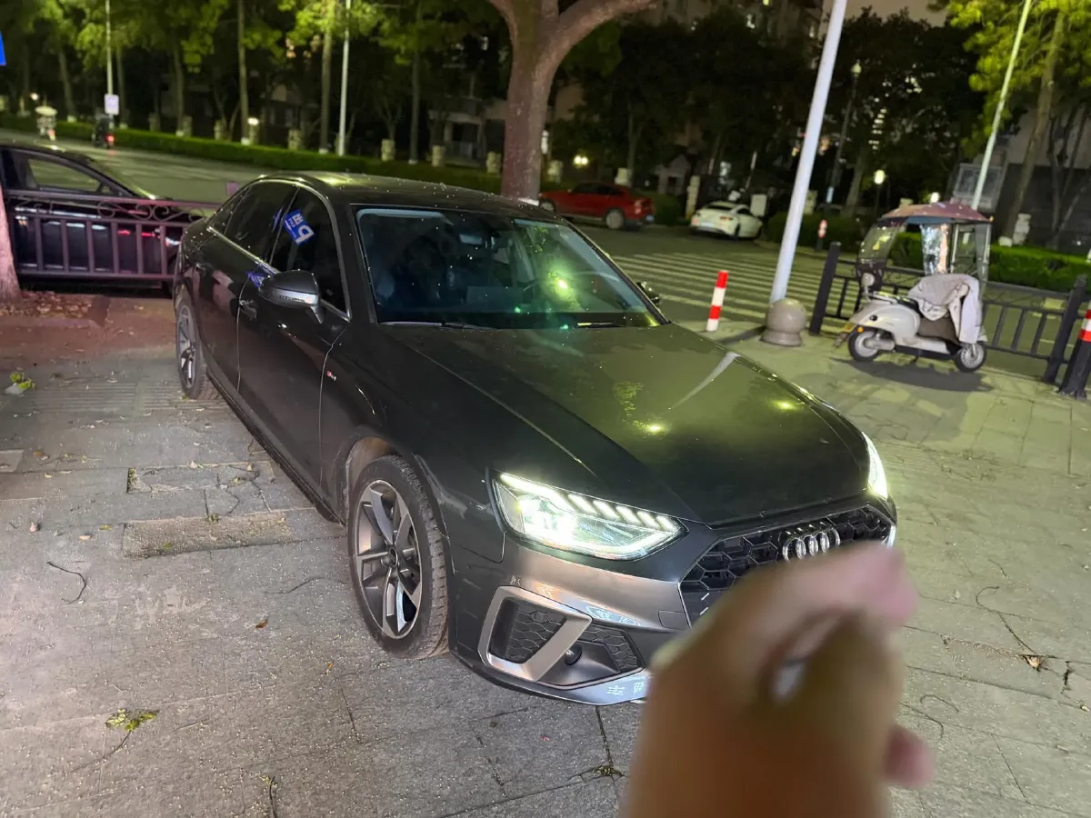 2023 Audi A4L 2.0T 190HP L4 7DCT,autocango,china used car exporter,china ev exporter,chinese used car exporter,chinese used ev exporter