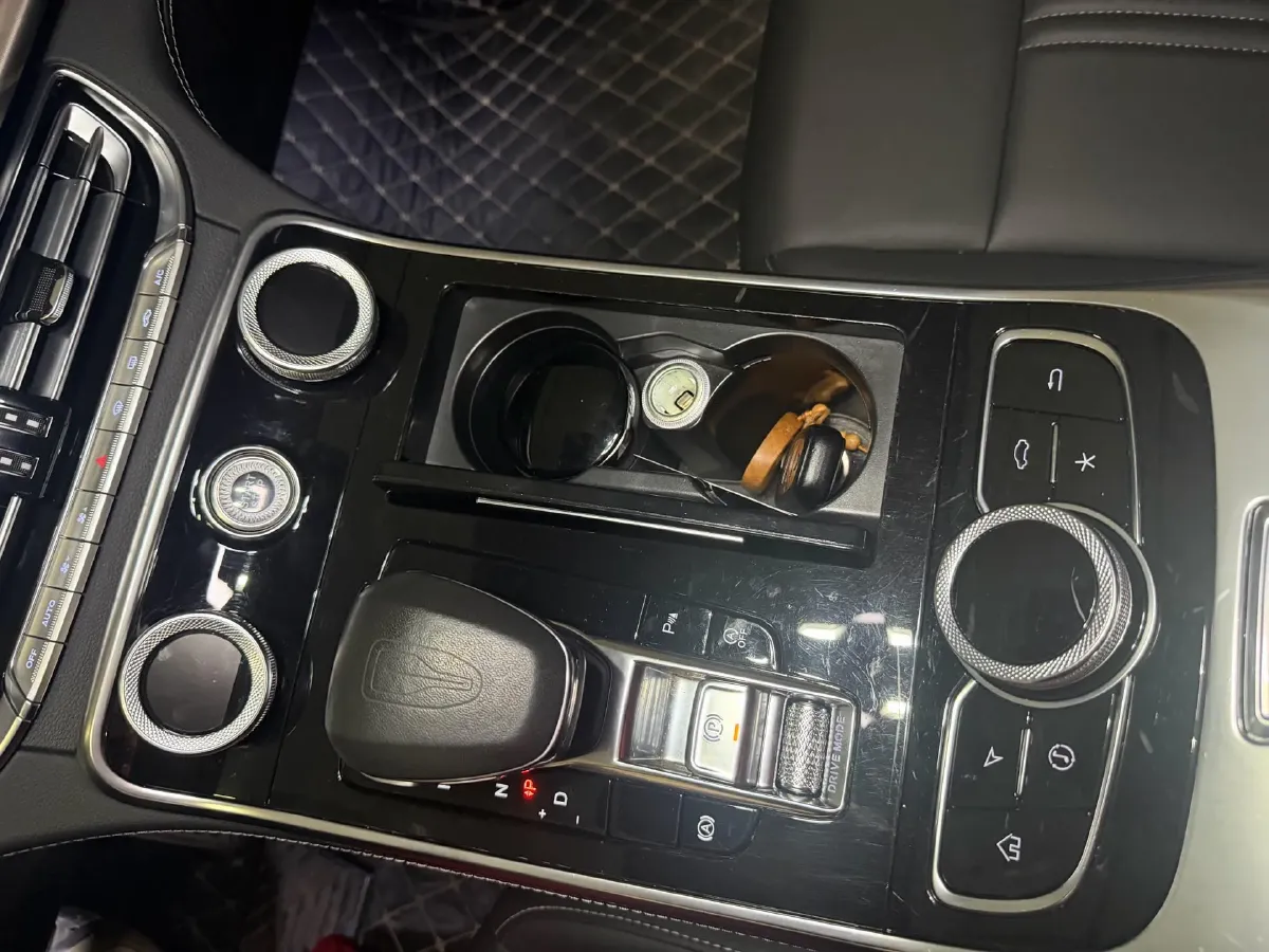 2020 HongQi H9 2.0T 252HP L4 7DCT,autocango,china used car exporter,china ev exporter,chinese used car exporter,chinese used ev exporter