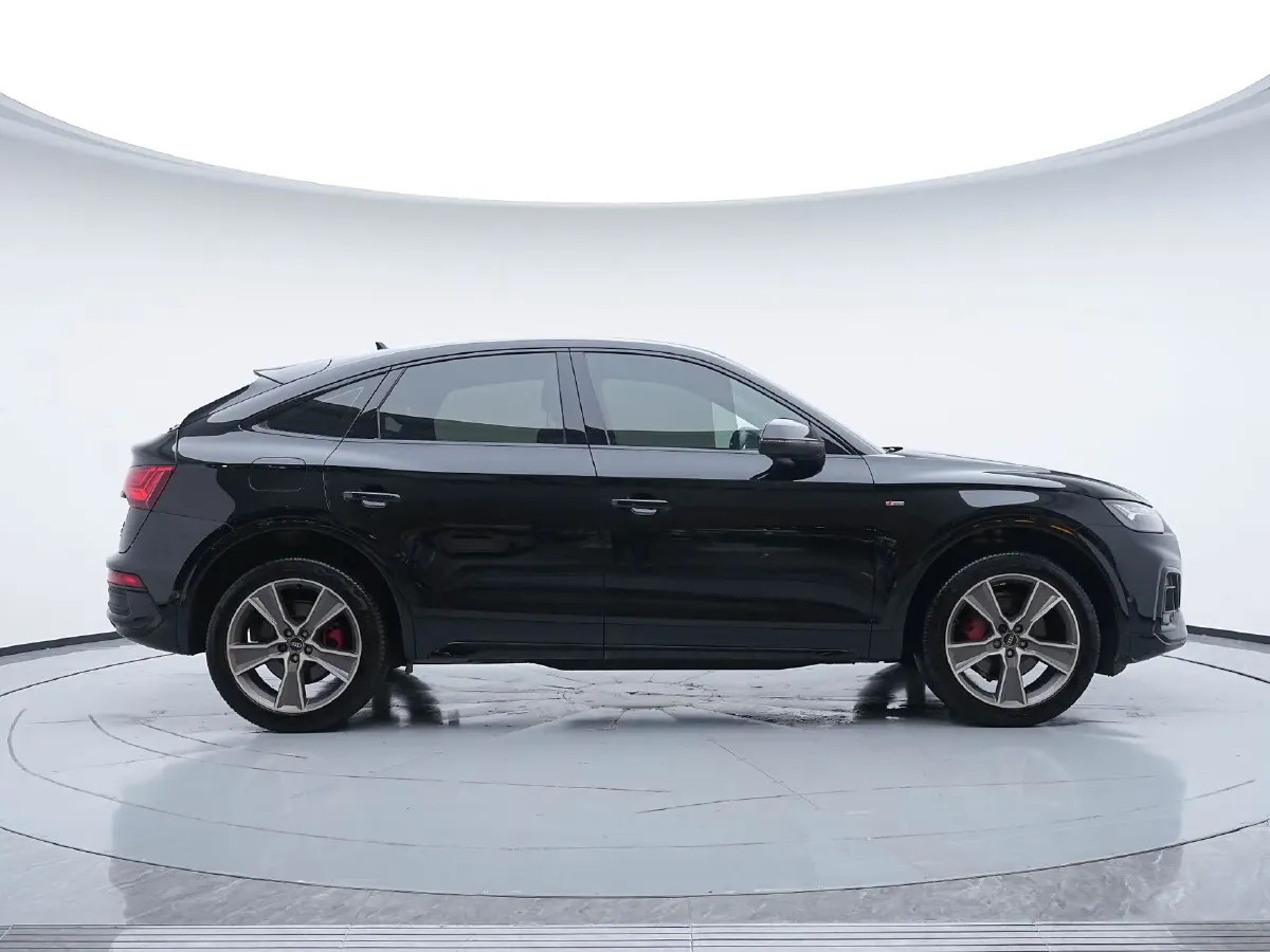 2023 Audi Q5L Sportback 2.0T 190HP L4 7DCT,autocango,china used car exporter,china ev exporter,chinese used car exporter,chinese used ev exporter