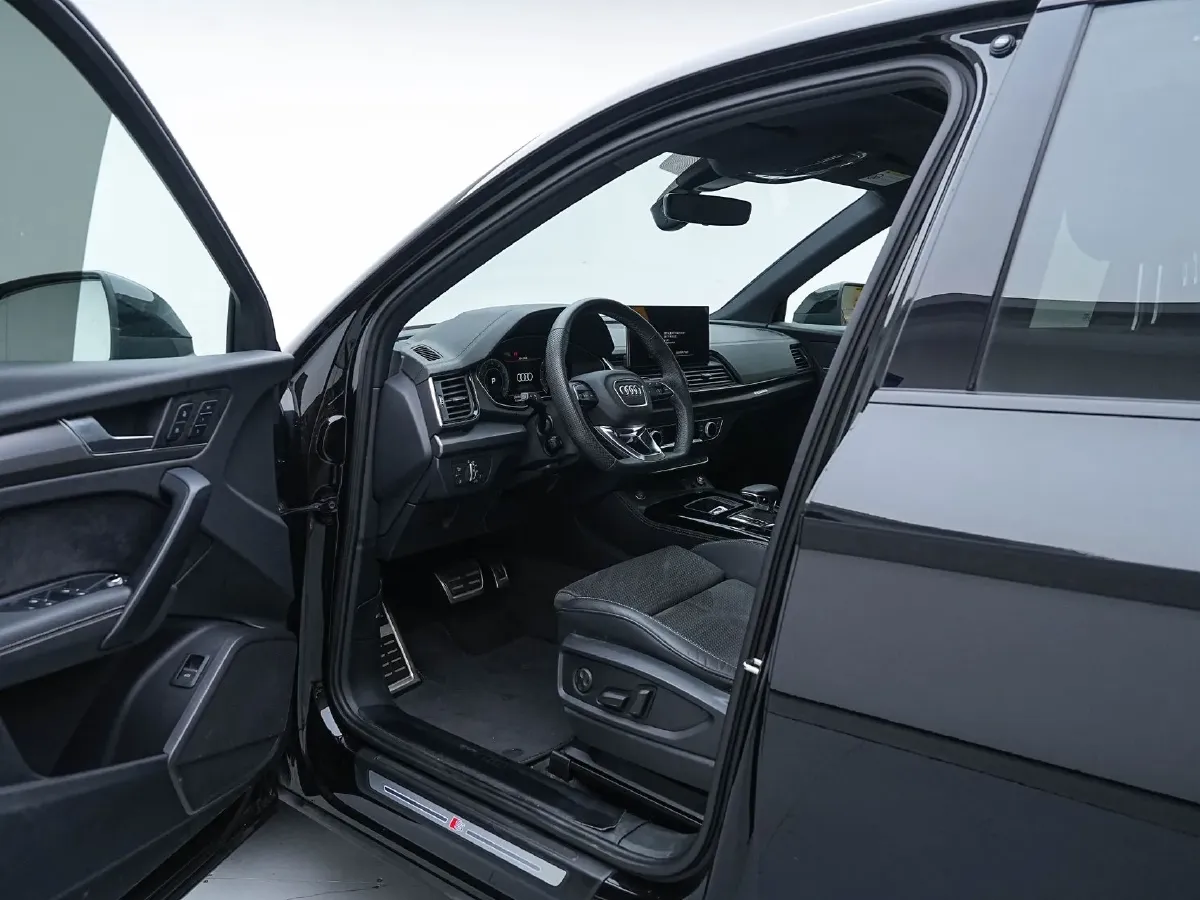 2023 Audi Q5L Sportback 2.0T 190HP L4 7DCT,autocango,china used car exporter,china ev exporter,chinese used car exporter,chinese used ev exporter