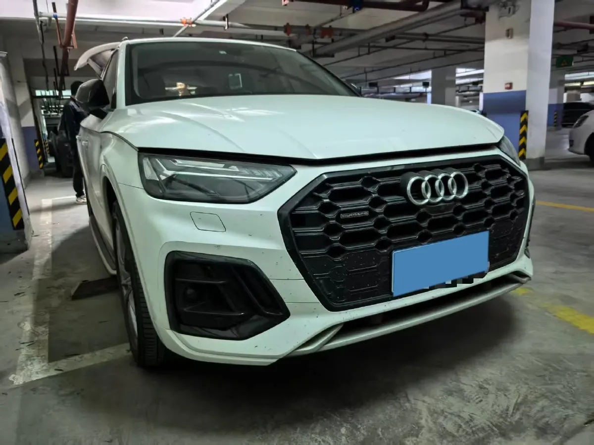 2021 Audi Q5L 2.0T 252HP L4 7DCT,autocango,china used car exporter,china ev exporter,chinese used car exporter,chinese used ev exporter