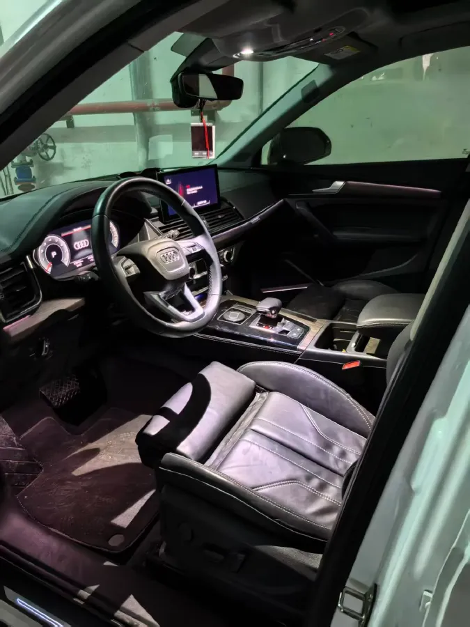 2021 Audi Q5L 2.0T 252HP L4 7DCT,autocango,china used car exporter,china ev exporter,chinese used car exporter,chinese used ev exporter