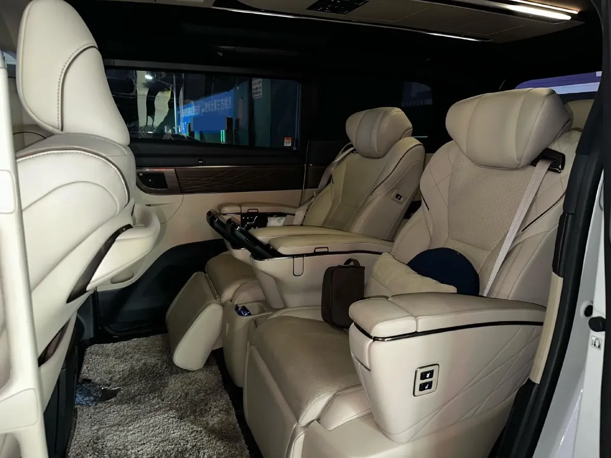 2024 Toyota Alphard 2.5L 190HP L4 E-CVT Hybrid,autocango,china used car exporter,china ev exporter,chinese used car exporter,chinese used ev exporter