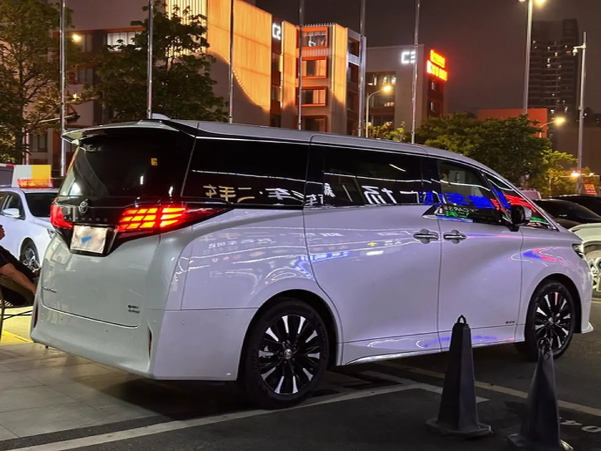 2024 Toyota Alphard 2.5L 190HP L4 E-CVT Hybrid,autocango,china used car exporter,china ev exporter,chinese used car exporter,chinese used ev exporter