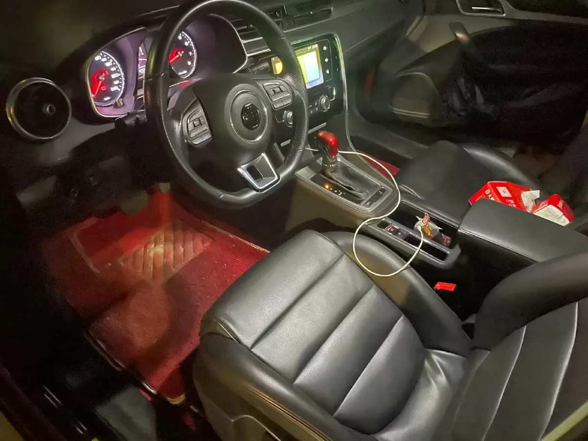 2019 MAXUS XinTu V80 2.5T 136HP L4 6AMT,autocango,china used car exporter,china ev exporter,chinese used car exporter,chinese used ev exporter