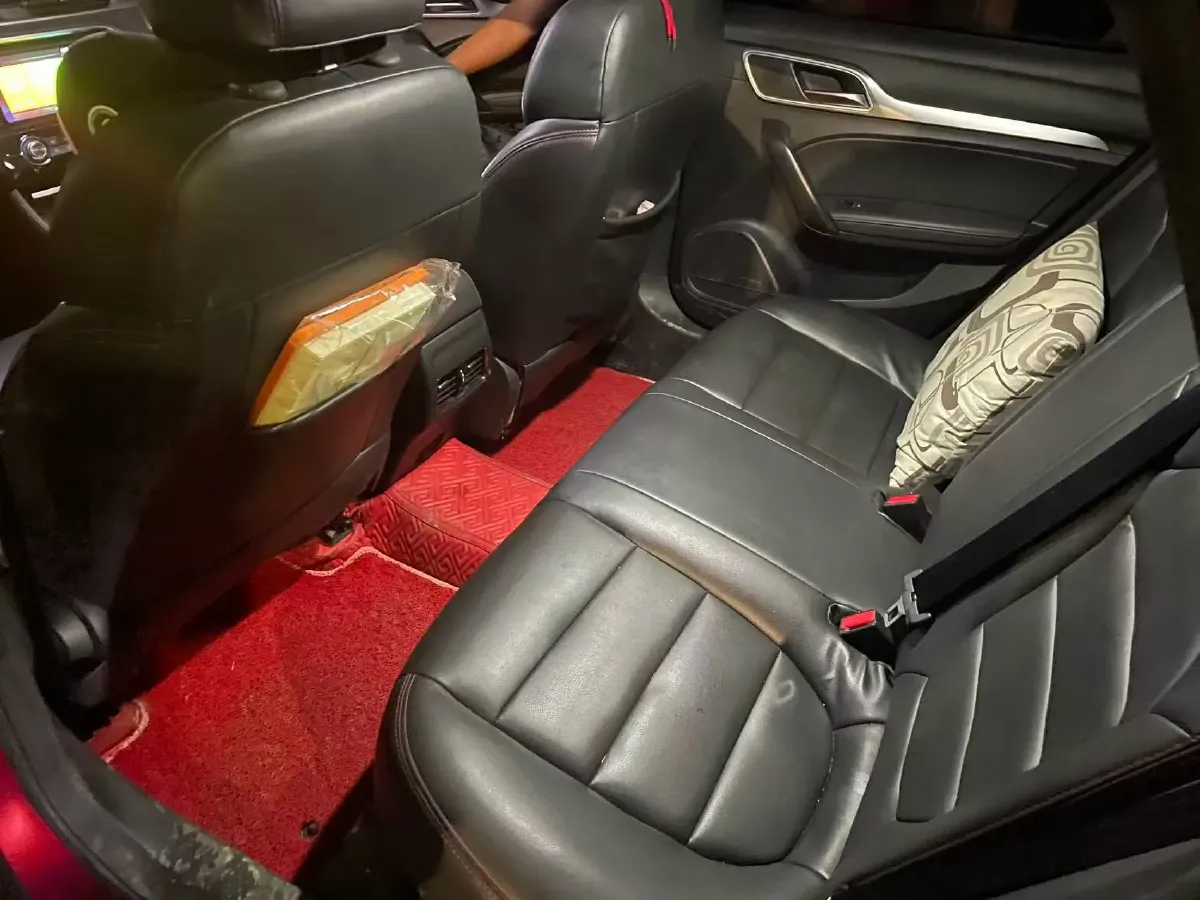 2019 MAXUS XinTu V80 2.5T 136HP L4 6AMT,autocango,china used car exporter,china ev exporter,chinese used car exporter,chinese used ev exporter