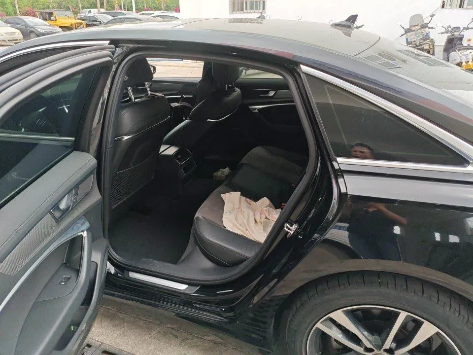 2020 Audi A6L 2.0T 190HP L4 7DCT,autocango,china used car exporter,china ev exporter,chinese used car exporter,chinese used ev exporter