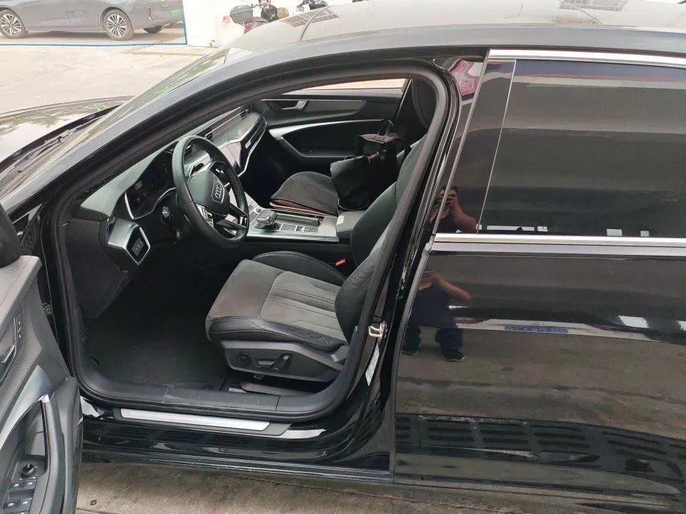 2020 Audi A6L 2.0T 190HP L4 7DCT,autocango,china used car exporter,china ev exporter,chinese used car exporter,chinese used ev exporter