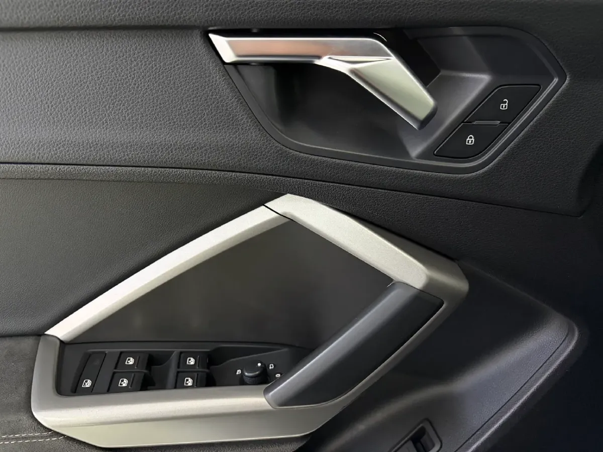 2022 Audi Q3 1.4T 150HP L4 7DCT,autocango,china used car exporter,china ev exporter,chinese used car exporter,chinese used ev exporter