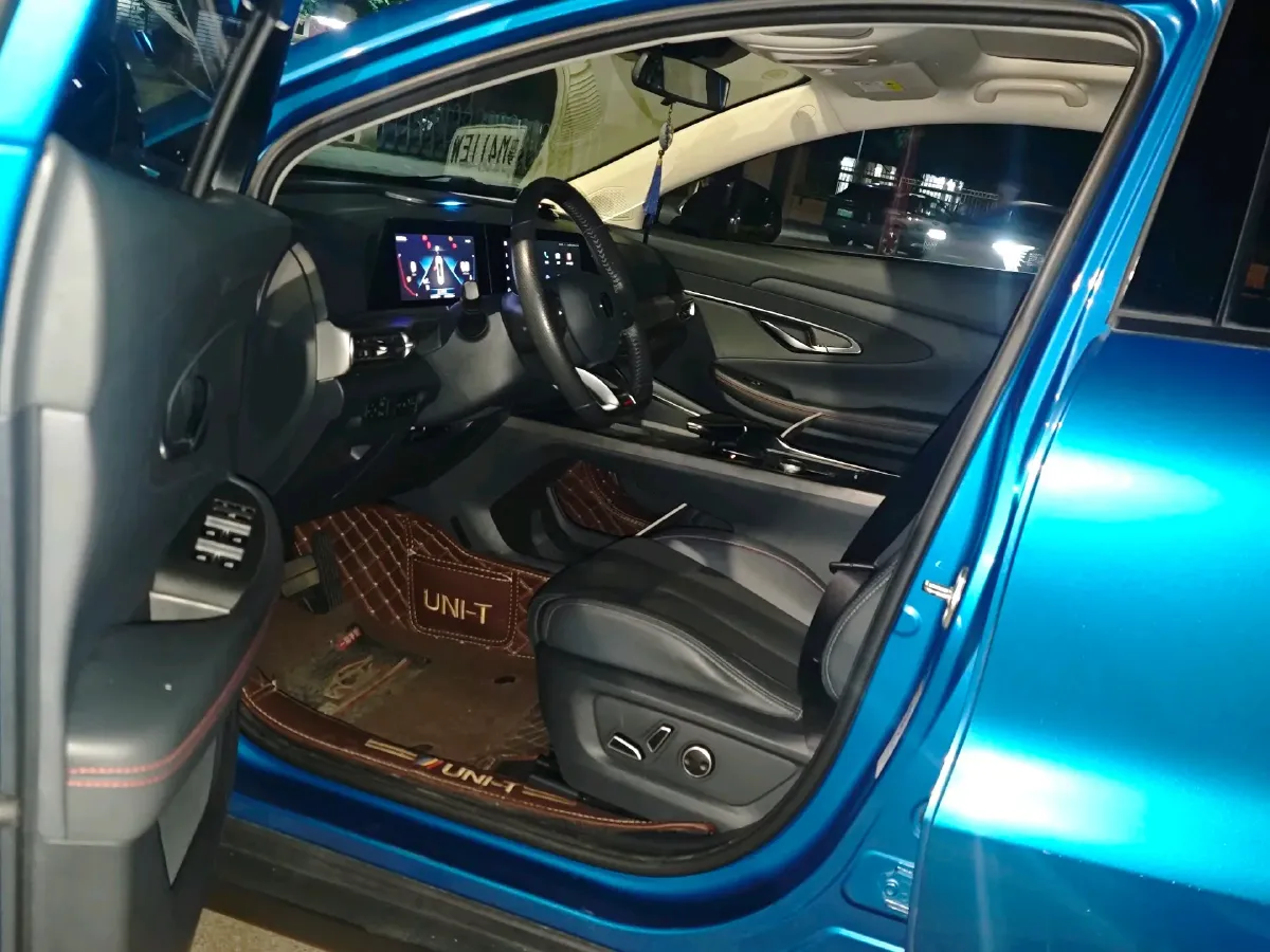 2020 ChangAn UNI-T 1.5T 180HP L4 7DCT,autocango,china used car exporter,china ev exporter,chinese used car exporter,chinese used ev exporter