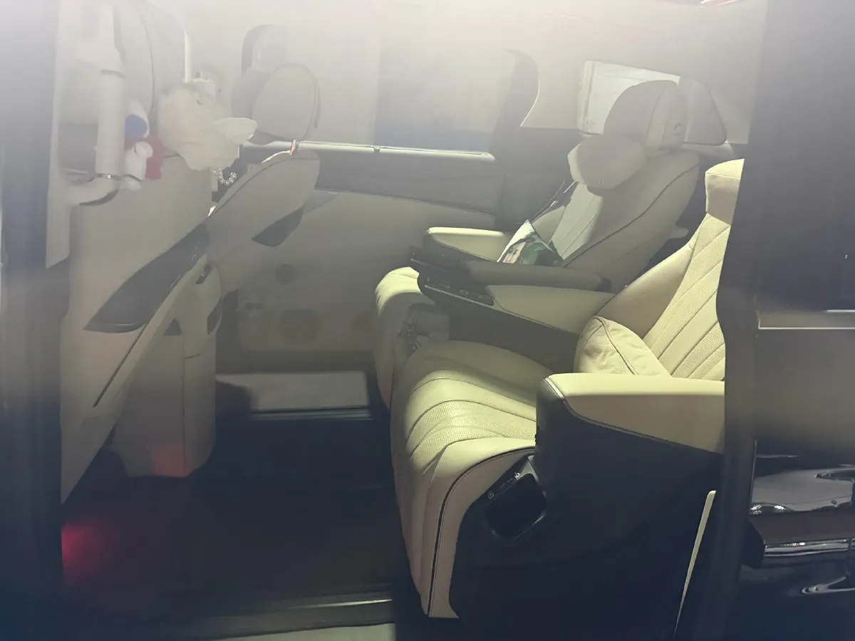 2024 Denza D9 1.5T 139HP L4 E-CVT PHEV 20.39KWH,autocango,china used car exporter,china ev exporter,chinese used car exporter,chinese used ev exporter