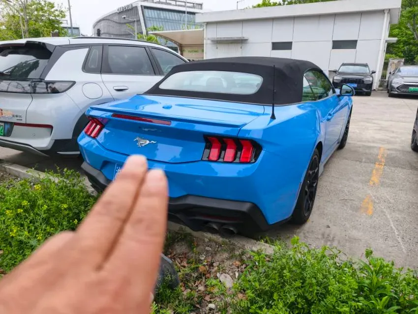 2024 Ford Mustang 2.3T 299HP L4 10AT,autocango,china used car exporter,china ev exporter,chinese used car exporter,chinese used ev exporter