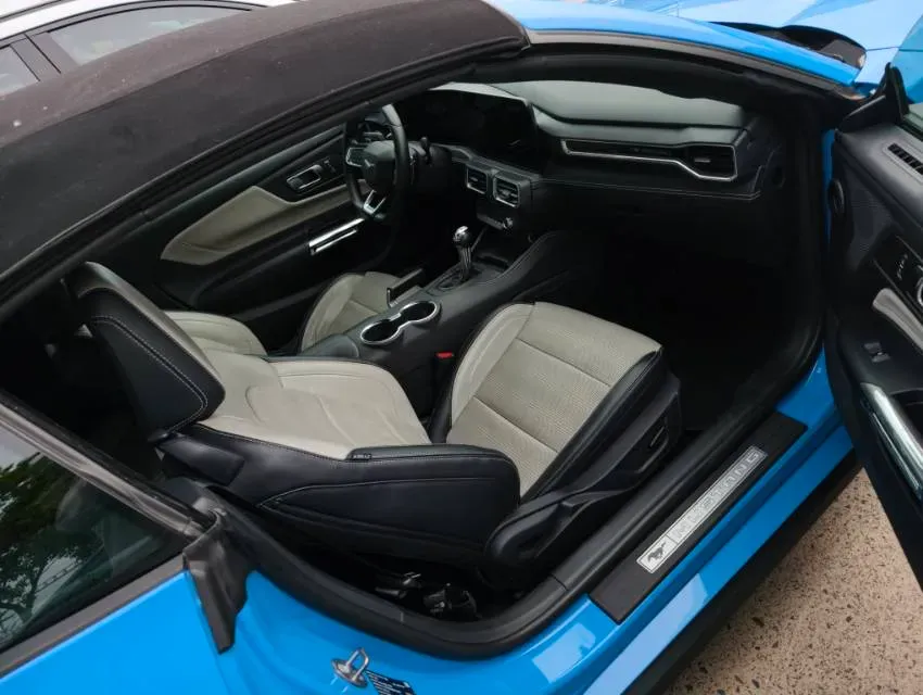 2024 Ford Mustang 2.3T 299HP L4 10AT,autocango,china used car exporter,china ev exporter,chinese used car exporter,chinese used ev exporter