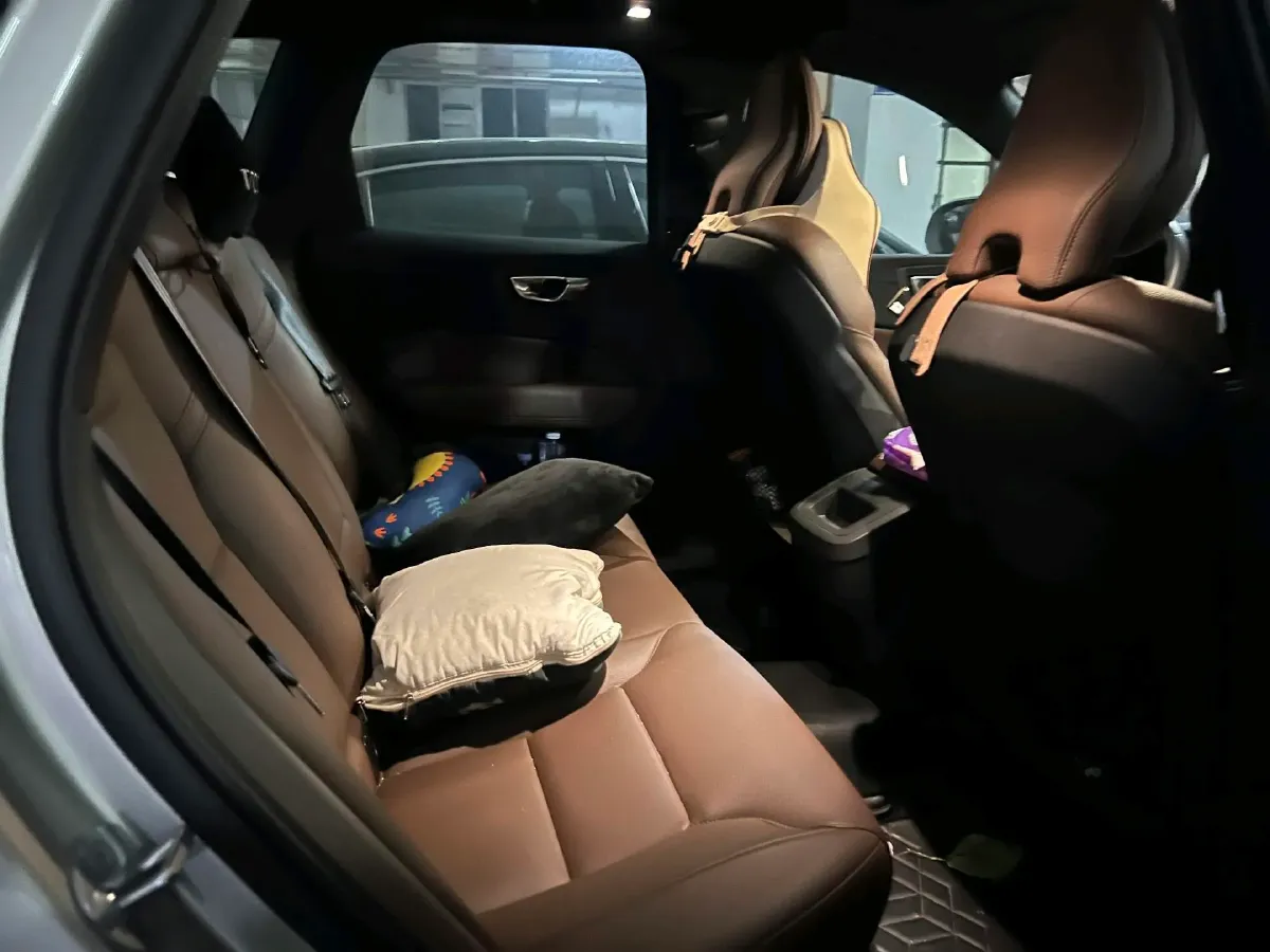 2024 Volvo XC60 2.0T 250HP L4 8AT,autocango,china used car exporter,china ev exporter,chinese used car exporter,chinese used ev exporter