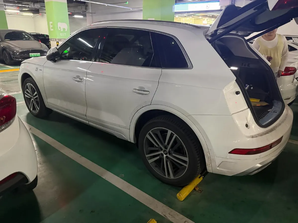 2022 Audi Q5L 2.0T 190HP L4 7DCT,autocango,china used car exporter,china ev exporter,chinese used car exporter,chinese used ev exporter