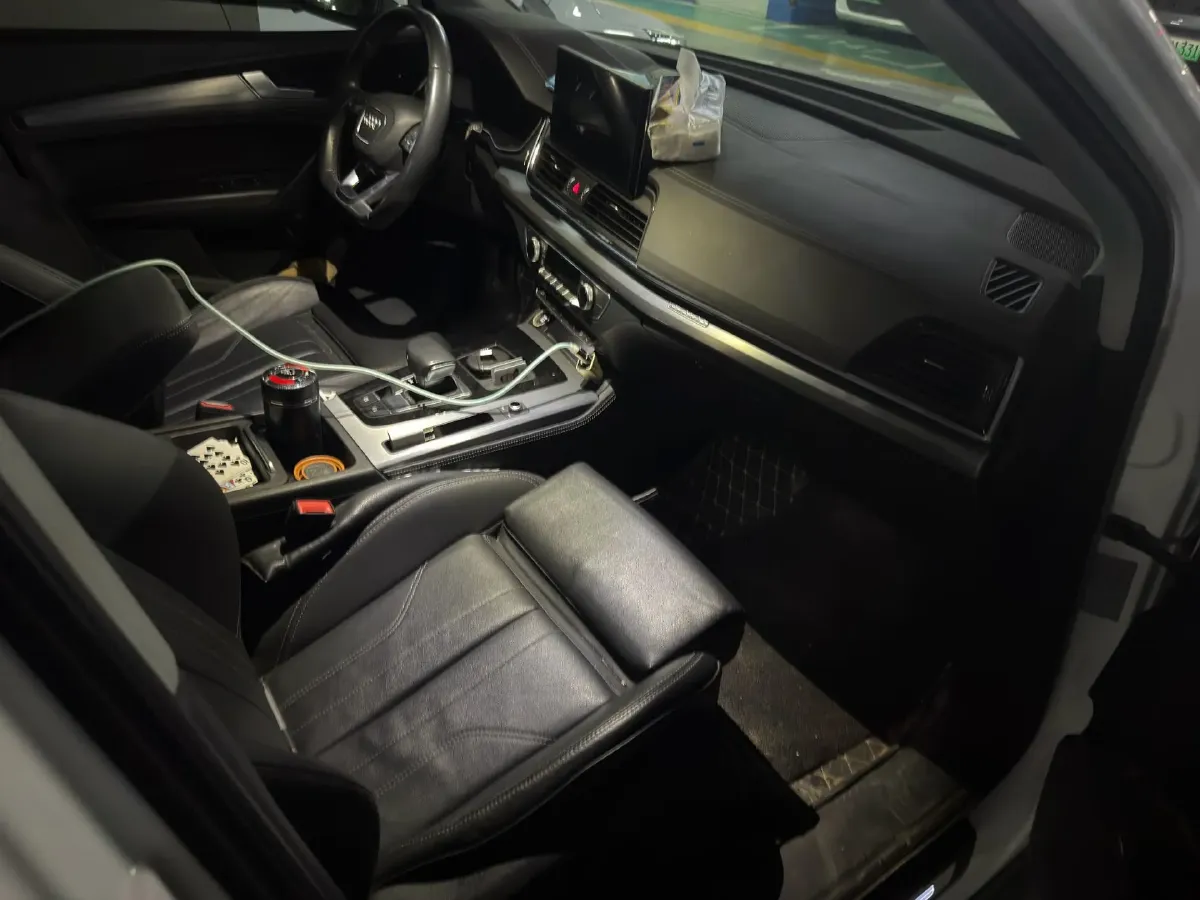 2022 Audi Q5L 2.0T 190HP L4 7DCT,autocango,china used car exporter,china ev exporter,chinese used car exporter,chinese used ev exporter