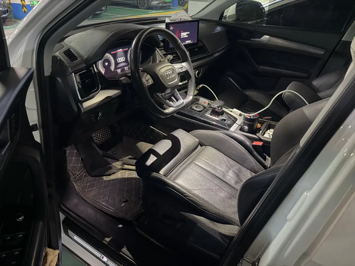 2022 Audi Q5L 2.0T 190HP L4 7DCT,autocango,china used car exporter,china ev exporter,chinese used car exporter,chinese used ev exporter