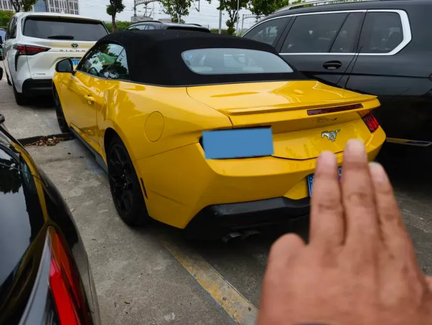 2024 Ford Mustang 2.3T 299HP L4 10AT,autocango,china used car exporter,china ev exporter,chinese used car exporter,chinese used ev exporter