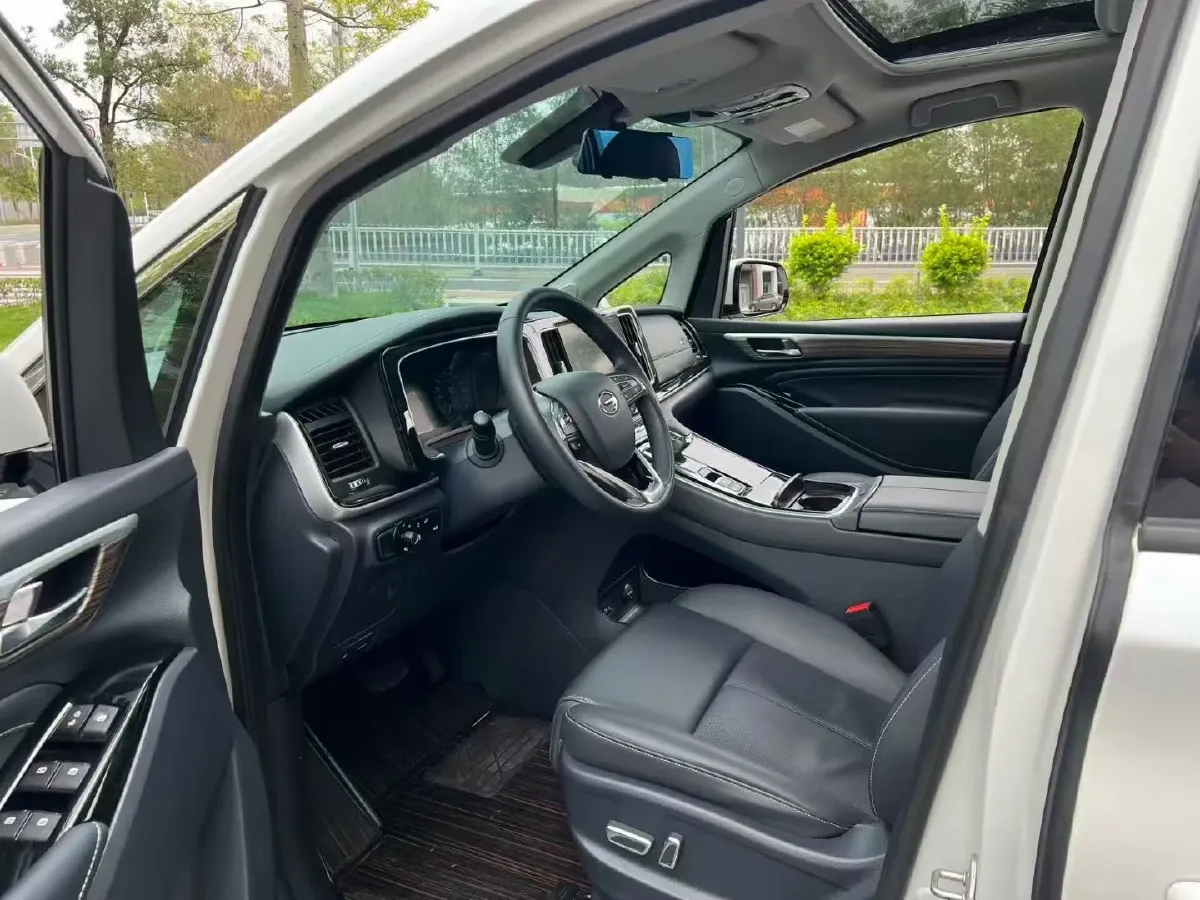 2021 GAC Trumpchi M8 2.0T 252HP L4 8AT,autocango,china used car exporter,china ev exporter,chinese used car exporter,chinese used ev exporter