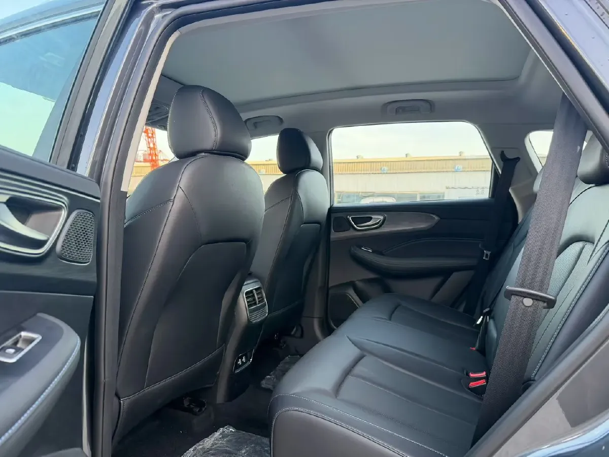 2025 Roewe RX5 1.5T 181HP L4 7DCT,autocango,china used car exporter,china ev exporter,chinese used car exporter,chinese used ev exporter