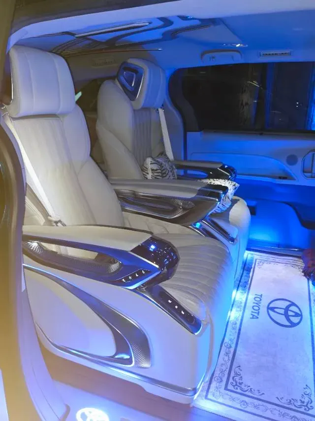 2023 Toyota Granvia 2.5L 189HP L4 E-CVT Hybrid,autocango,china used car exporter,china ev exporter,chinese used car exporter,chinese used ev exporter