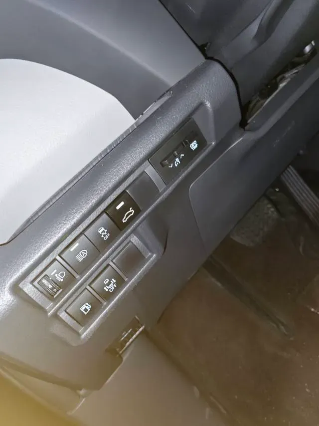 2023 Toyota Granvia 2.5L 189HP L4 E-CVT Hybrid,autocango,china used car exporter,china ev exporter,chinese used car exporter,chinese used ev exporter