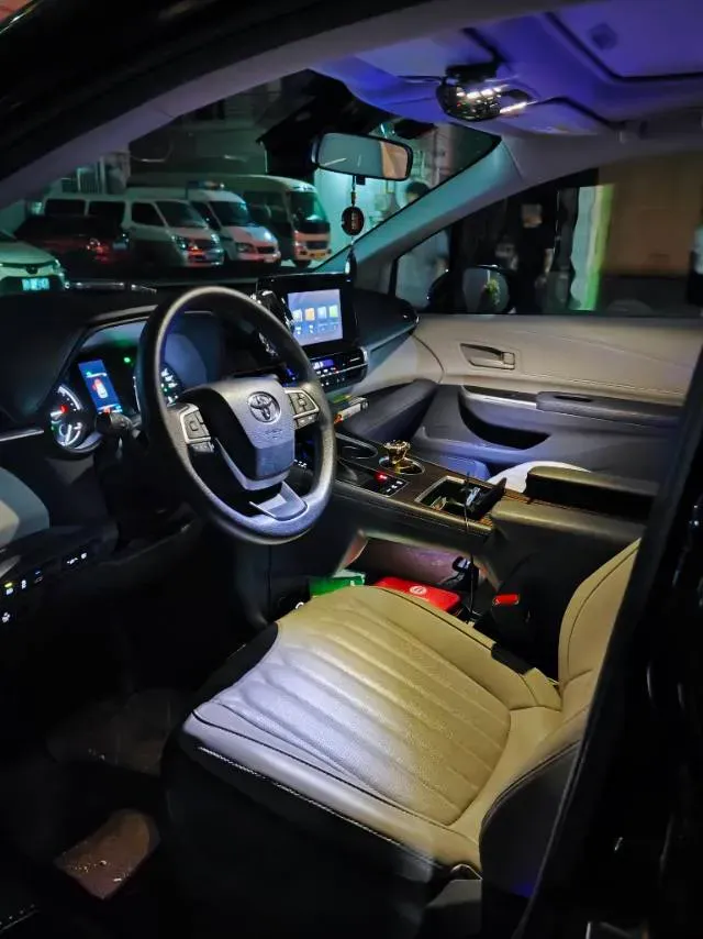 2023 Toyota Granvia 2.5L 189HP L4 E-CVT Hybrid,autocango,china used car exporter,china ev exporter,chinese used car exporter,chinese used ev exporter