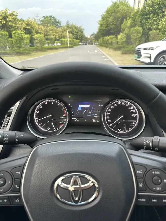 2018 Toyota Camry 2.5L 209HP L4 8AT,autocango,china used car exporter,china ev exporter,chinese used car exporter,chinese used ev exporter