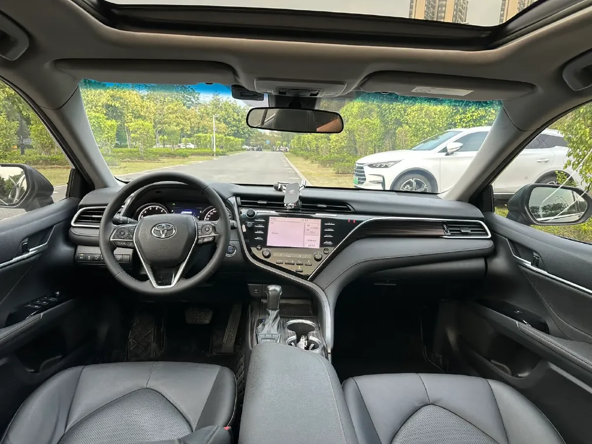 2018 Toyota Camry 2.5L 209HP L4 8AT,autocango,china used car exporter,china ev exporter,chinese used car exporter,chinese used ev exporter