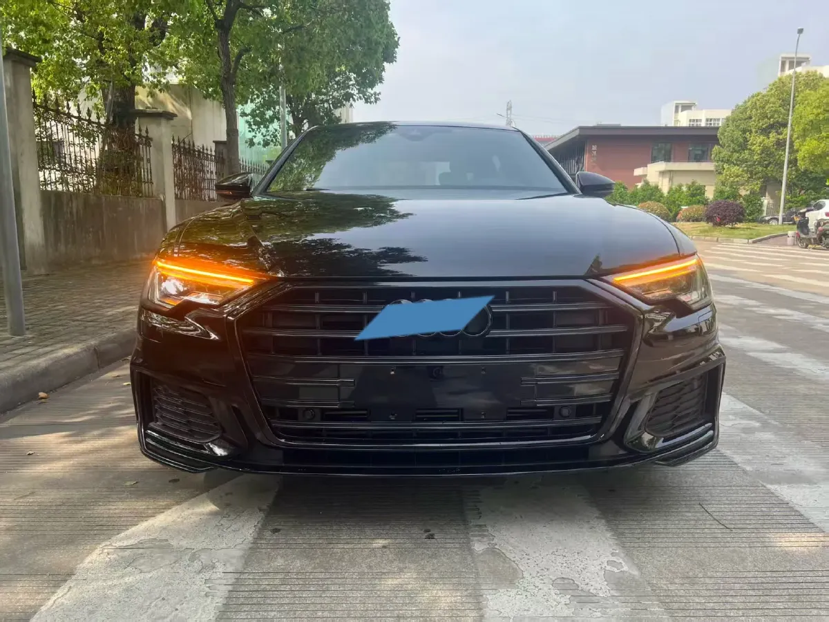 2022 Audi A6L 2.0T 190HP L4 7DCT,autocango,china used car exporter,china ev exporter,chinese used car exporter,chinese used ev exporter