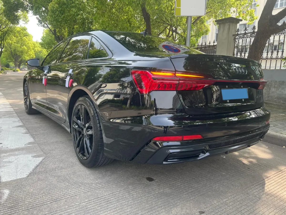 2022 Audi A6L 2.0T 190HP L4 7DCT,autocango,china used car exporter,china ev exporter,chinese used car exporter,chinese used ev exporter
