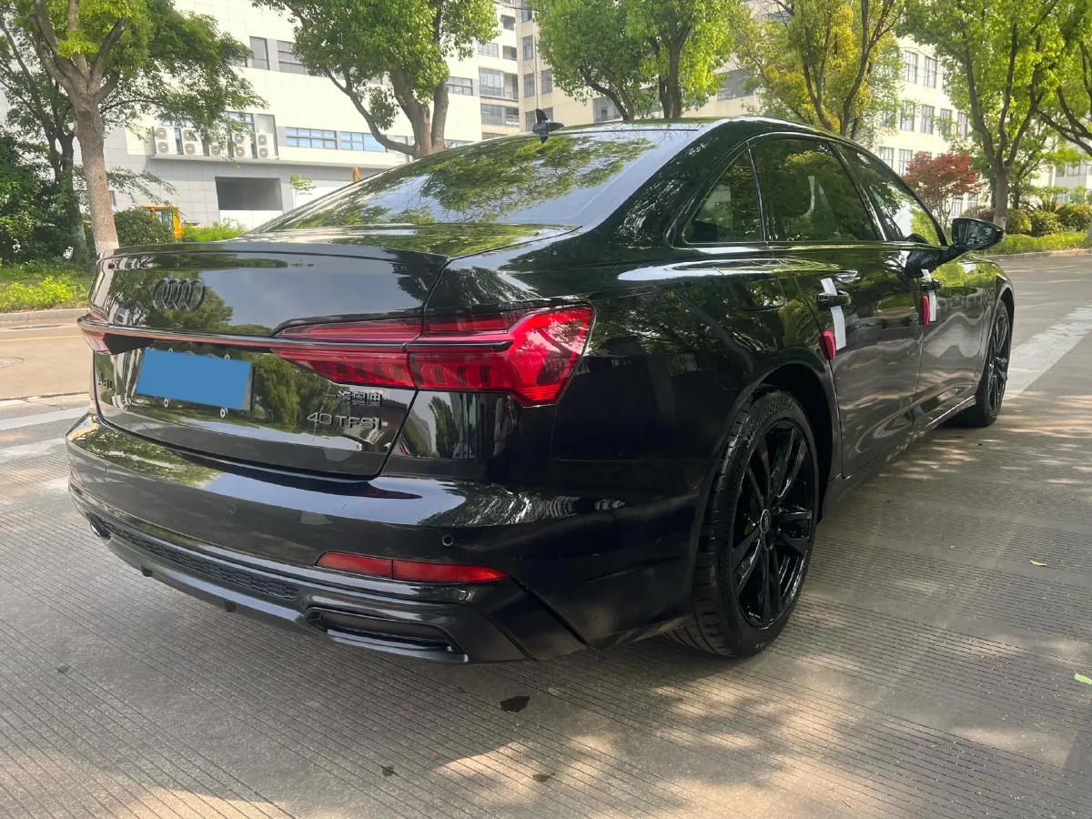 2022 Audi A6L 2.0T 190HP L4 7DCT,autocango,china used car exporter,china ev exporter,chinese used car exporter,chinese used ev exporter