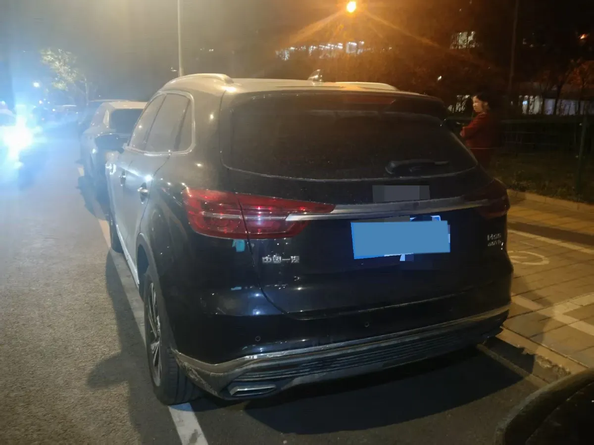 2022 HongQi HS5 2.0T 224HP L4 6AT,autocango,china used car exporter,china ev exporter,chinese used car exporter,chinese used ev exporter