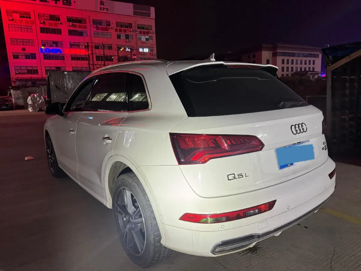 2020 Audi Q5L 2.0T 252HP L4 7DCT,autocango,china used car exporter,china ev exporter,chinese used car exporter,chinese used ev exporter