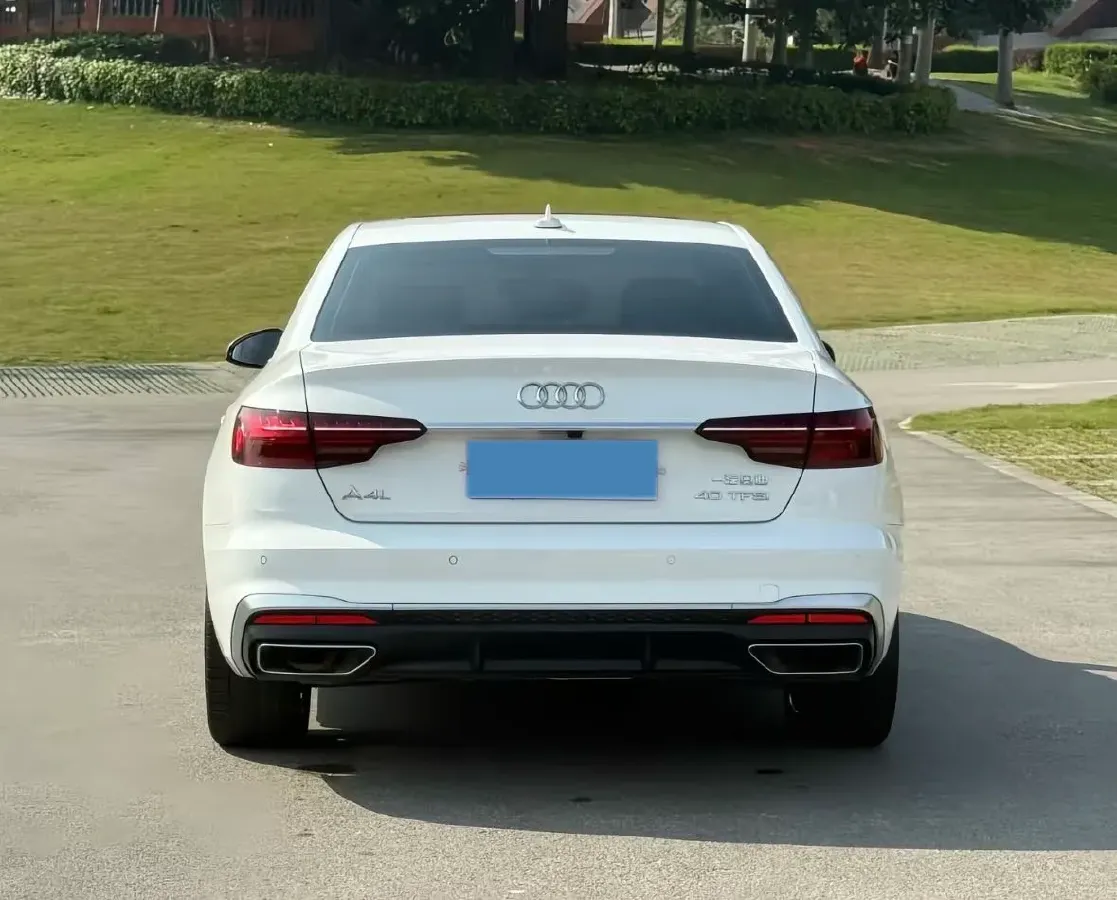 2020 Audi A4L 2.0T 190HP L4 7DCT,autocango,china used car exporter,china ev exporter,chinese used car exporter,chinese used ev exporter