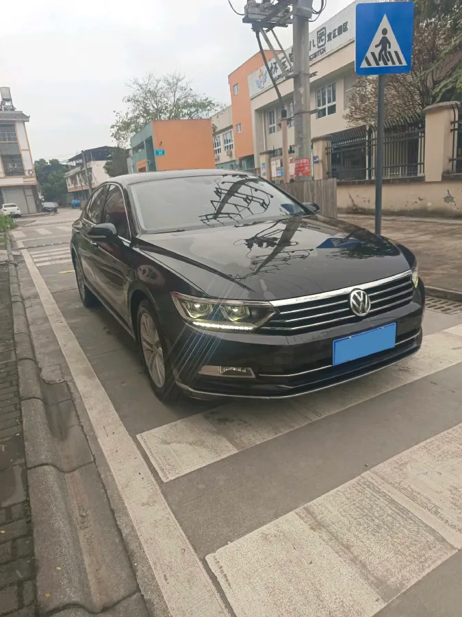 2019 Volkswagen Magotan 2.0T 186HP L4 7DCT,autocango,china used car exporter,china ev exporter,chinese used car exporter,chinese used ev exporter