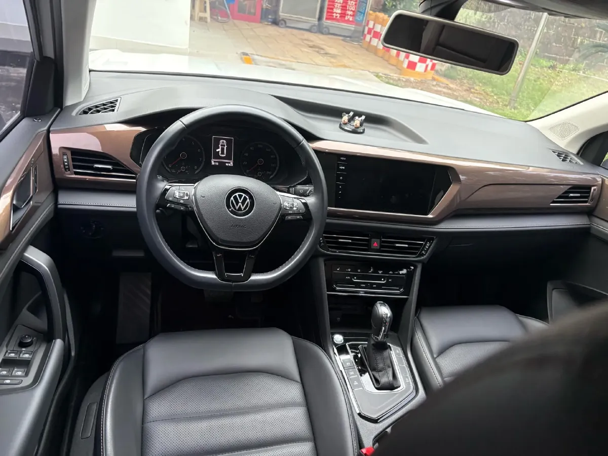 2021 Volkswagen Tharu 2.0T 186HP L4 7DCT,autocango,china used car exporter,china ev exporter,chinese used car exporter,chinese used ev exporter