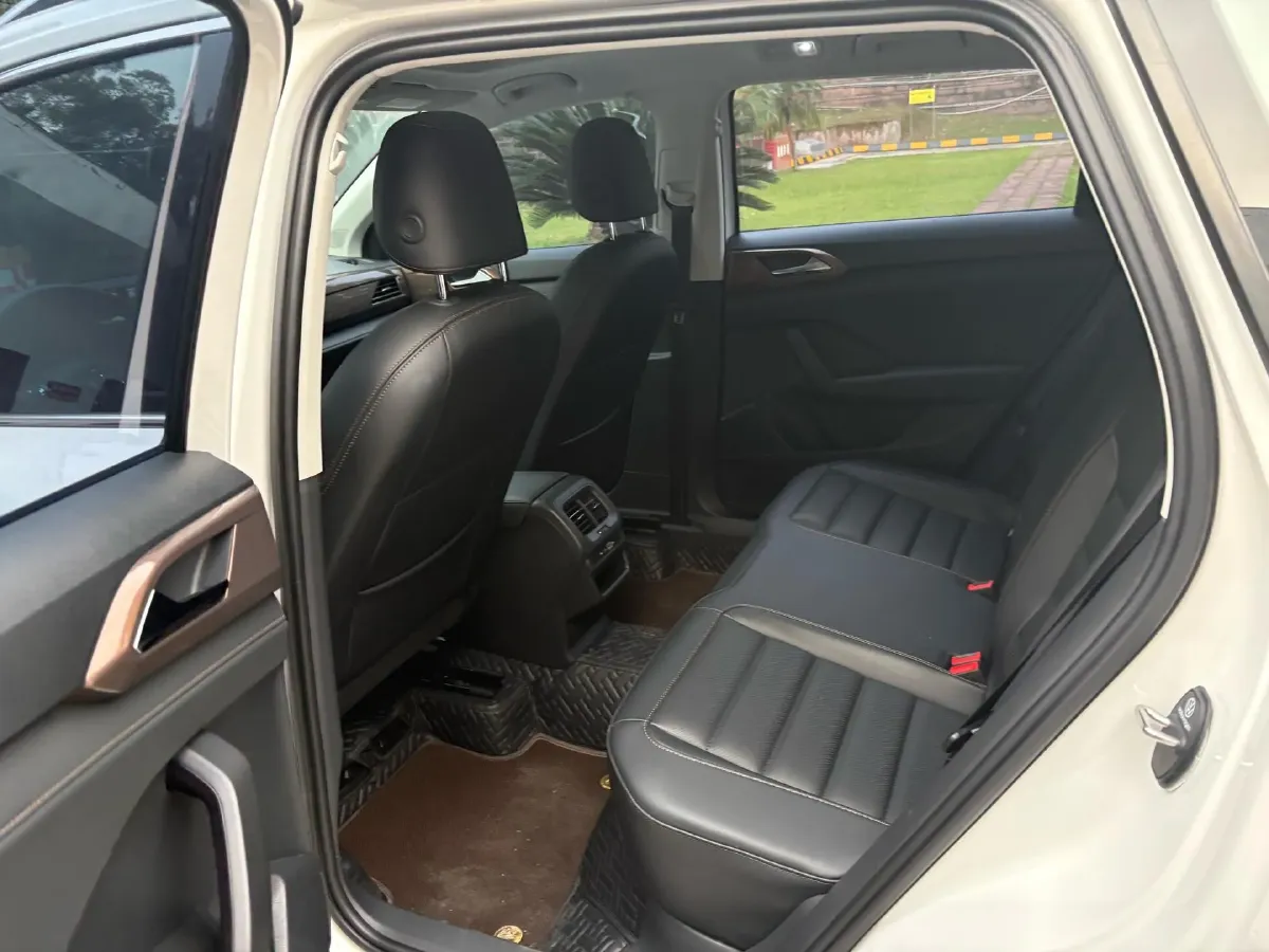 2021 Volkswagen Tharu 2.0T 186HP L4 7DCT,autocango,china used car exporter,china ev exporter,chinese used car exporter,chinese used ev exporter