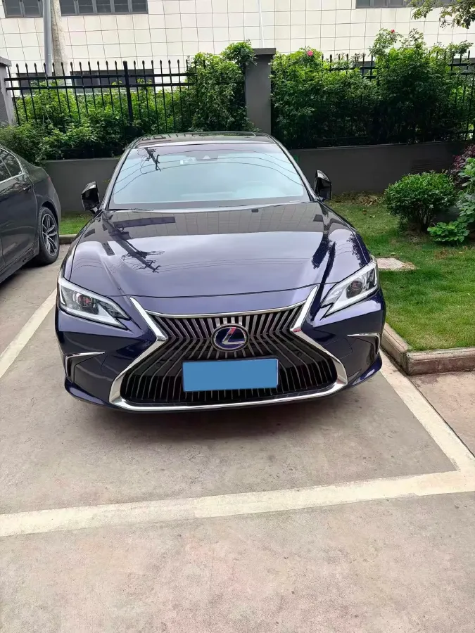 2021 Lexus ES 2.5L 178HP L4 E-CVT Hybrid,autocango,china used car exporter,china ev exporter,chinese used car exporter,chinese used ev exporter